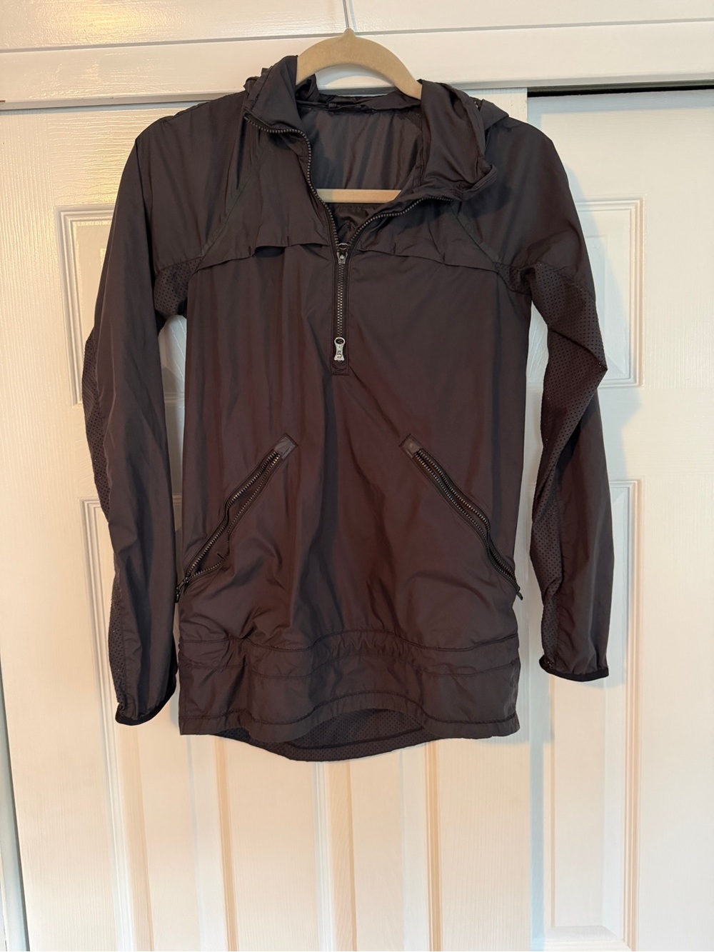 lululemon athletica Women's Black Hooded Pullover Jacket